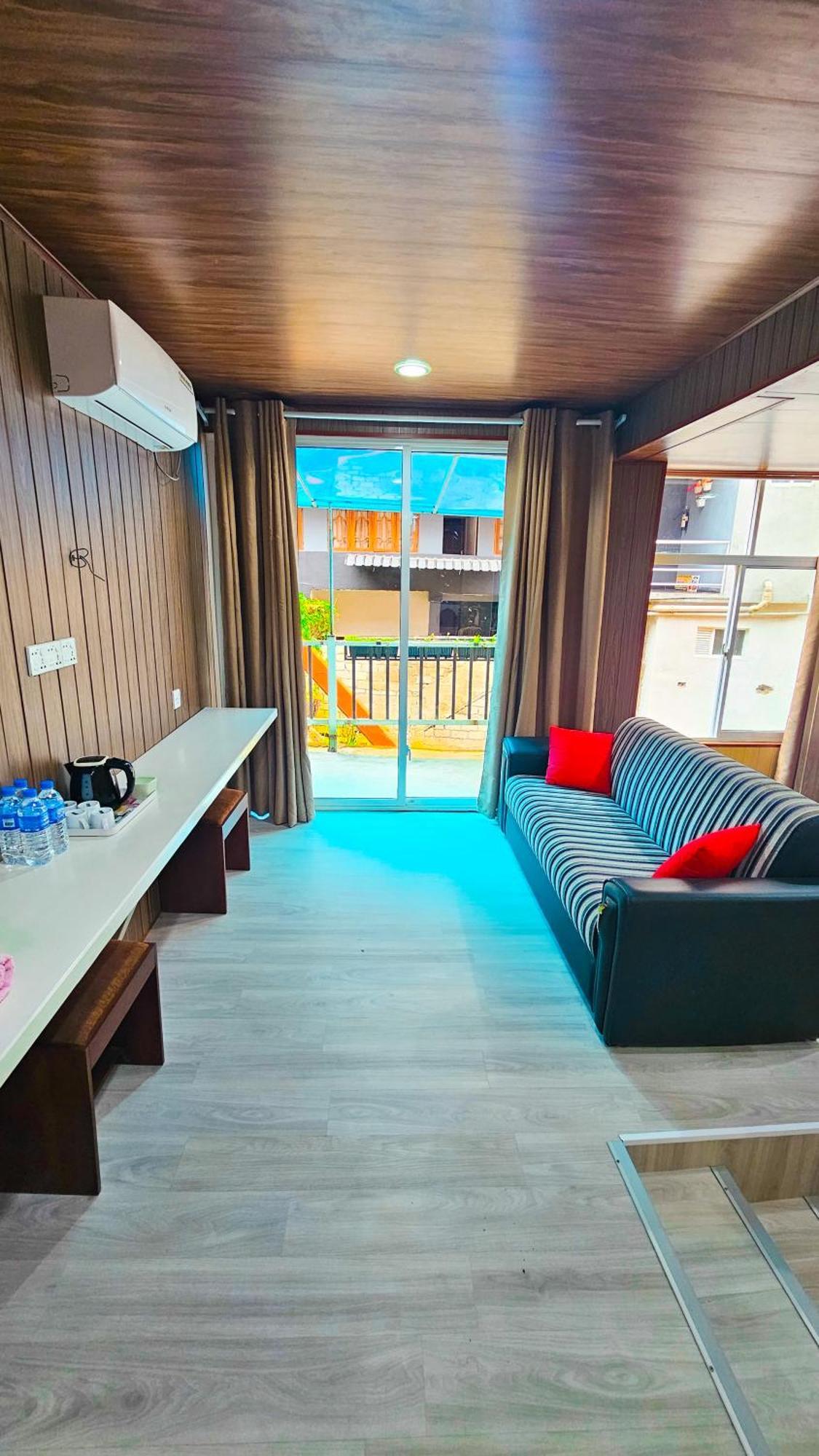 Daddy'S Guest Home Nallathanniya Ruang foto