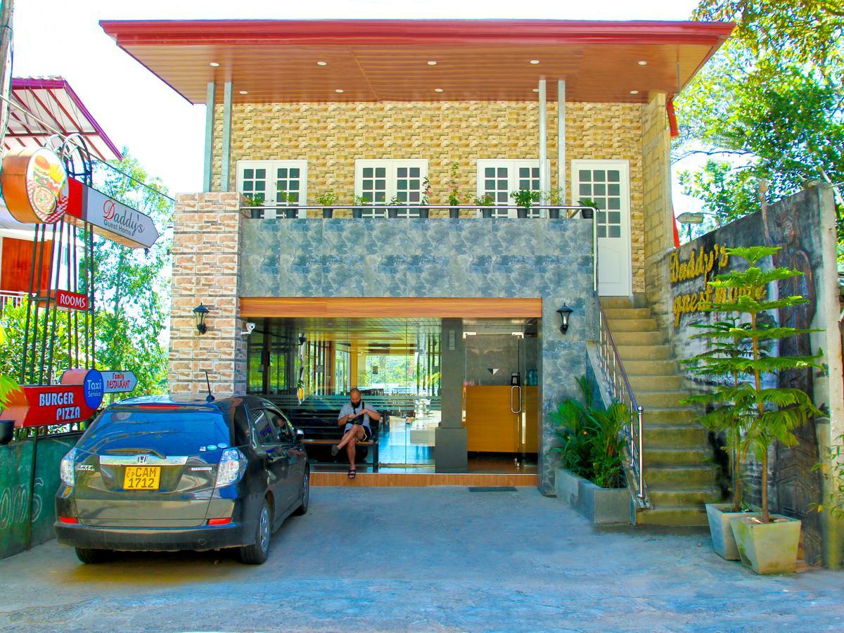 Daddy'S Guest Home Nallathanniya Bagian luar foto
